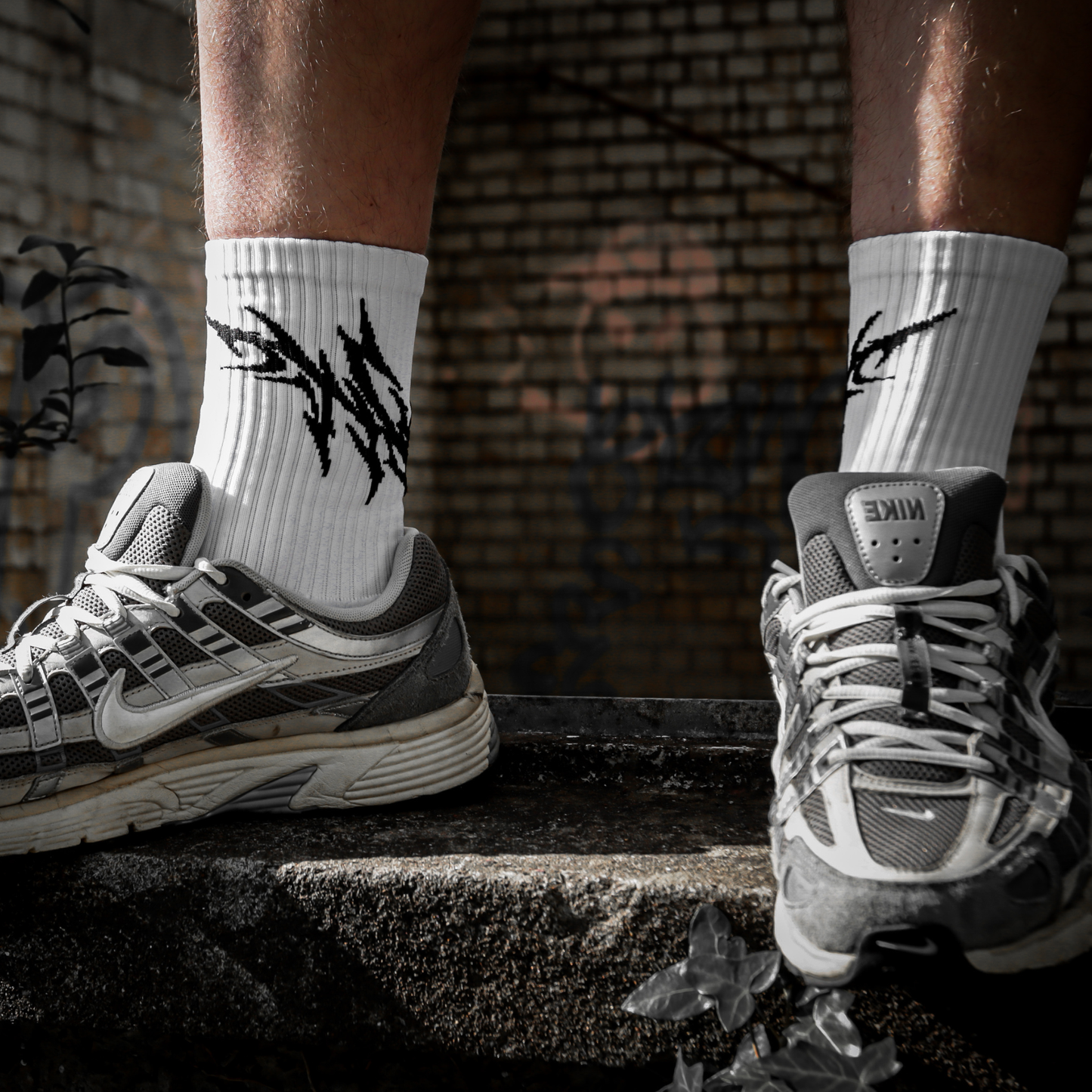 CYBER GRIP SOCKS - WHITE